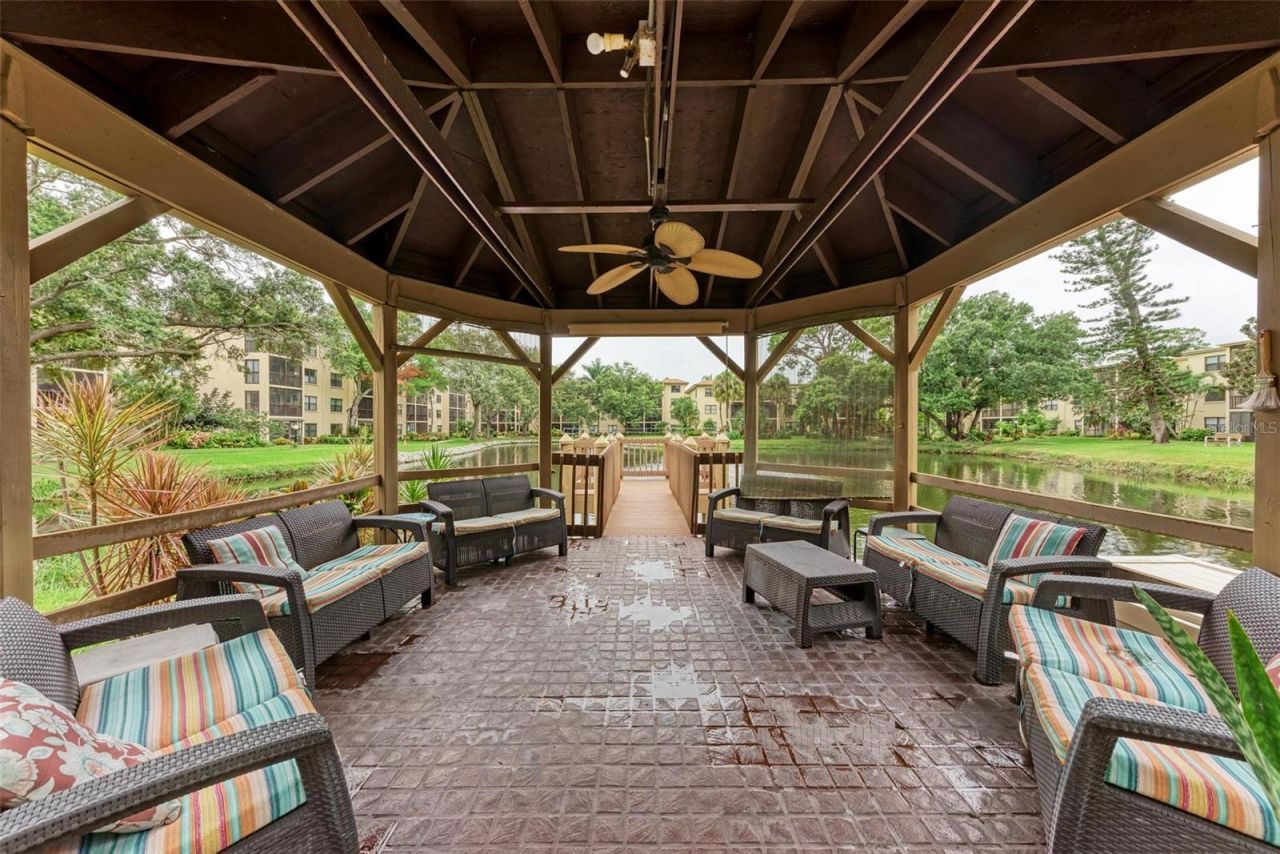 515 30th Avenue W, Unit H201, Bradenton, FL 34205 Photo
