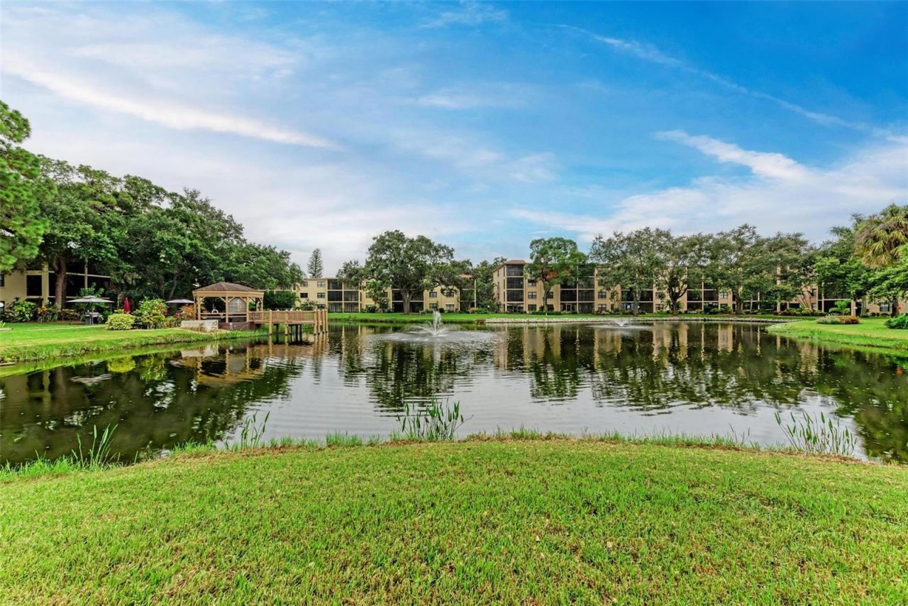 515 30th Avenue W, Unit H201, Bradenton, FL 34205 Photo