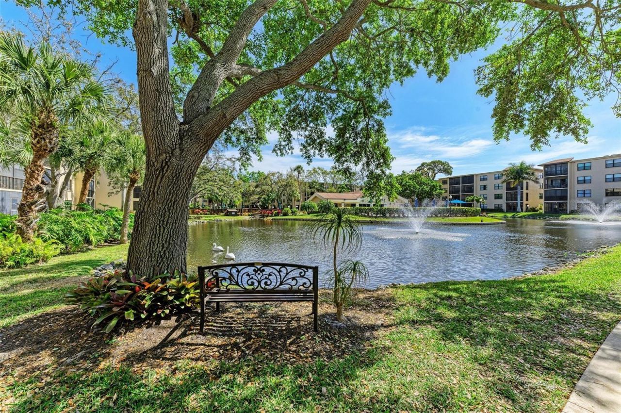 515 30th Avenue W, Unit H201, Bradenton, FL 34205 Photo