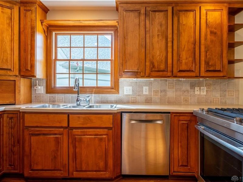 185 Barrington Village Drive, Xenia, OH 45385 Photo 13
