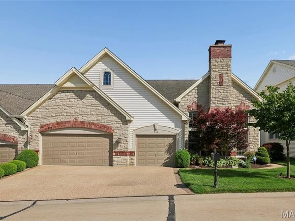 740 Stonebluff Court , Chesterfield, MO 63005