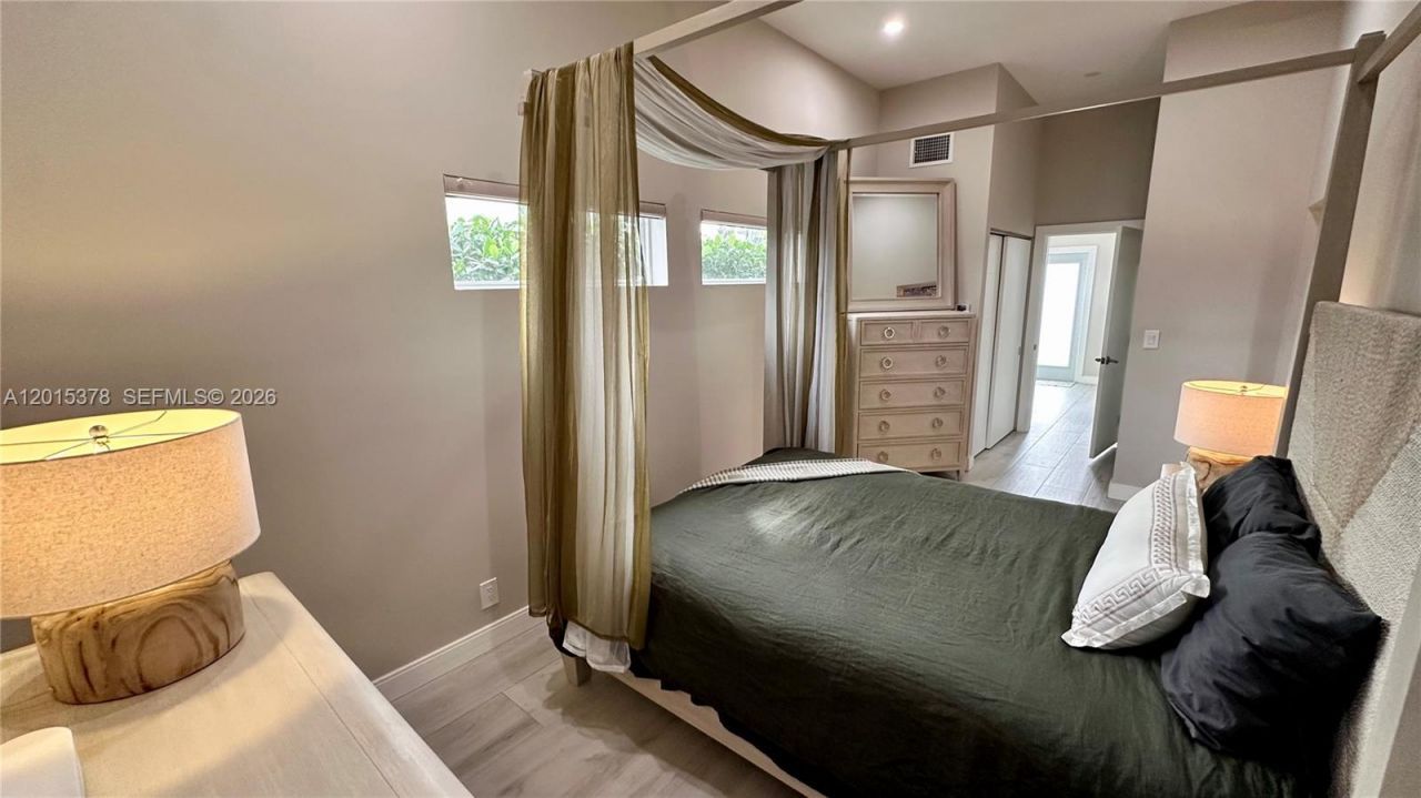 1324 NE 14th Ave, Fort Lauderdale, FL 33304 Photo