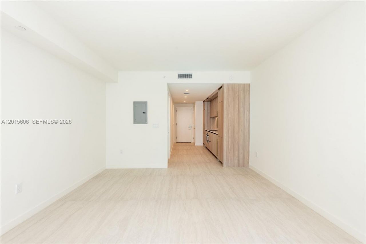 77 SE 5th St, Unit 1813, Miami, FL 33131 Photo