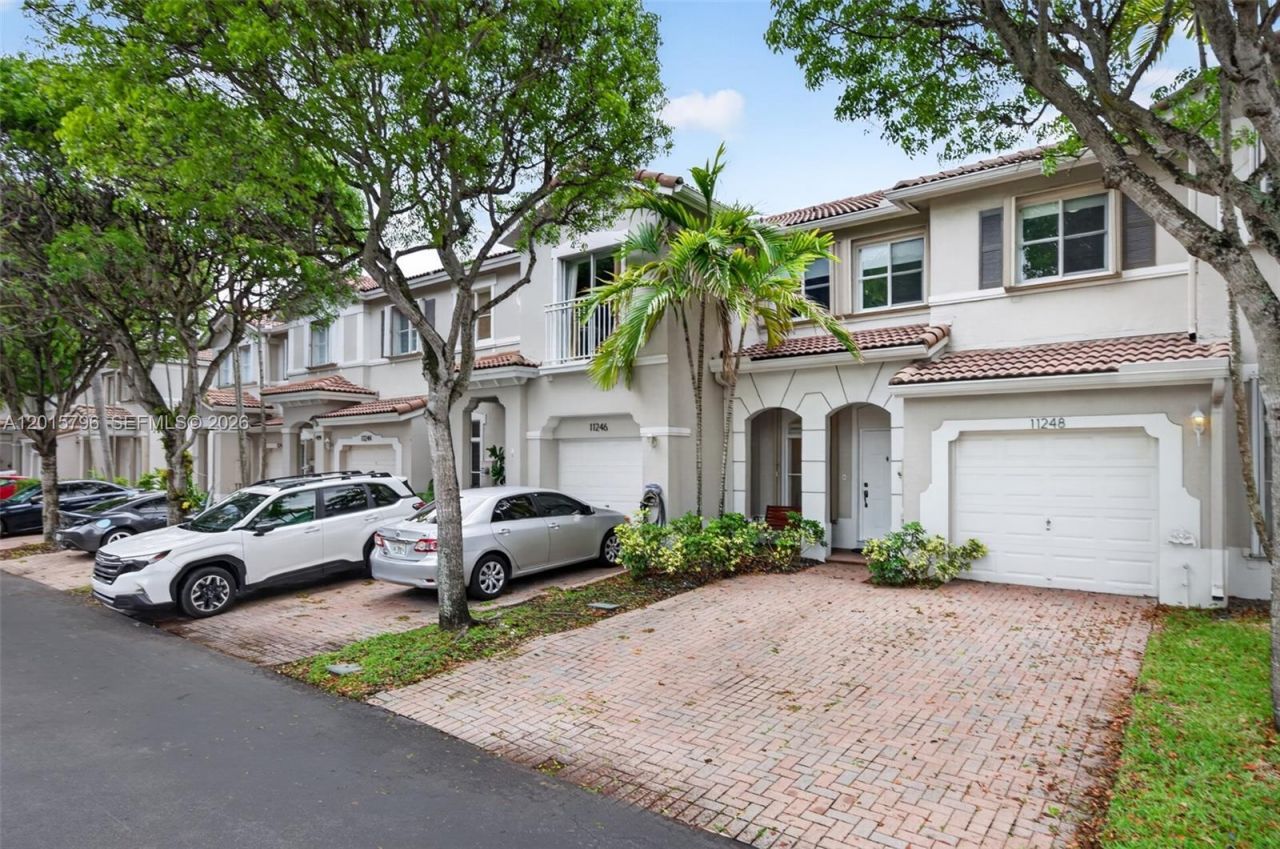 11248 NW 56th St, Doral, FL 33178 Photo