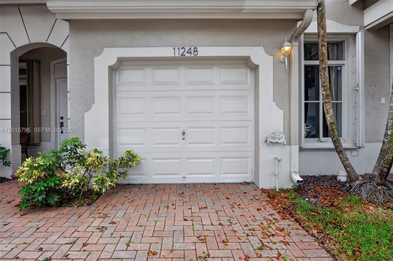 11248 NW 56th St, Doral, FL 33178 Photo