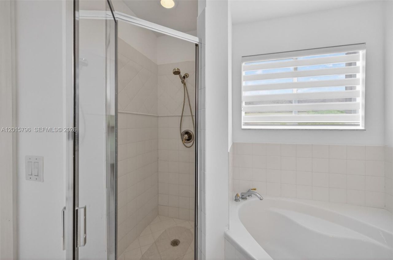 11248 NW 56th St, Doral, FL 33178 Photo