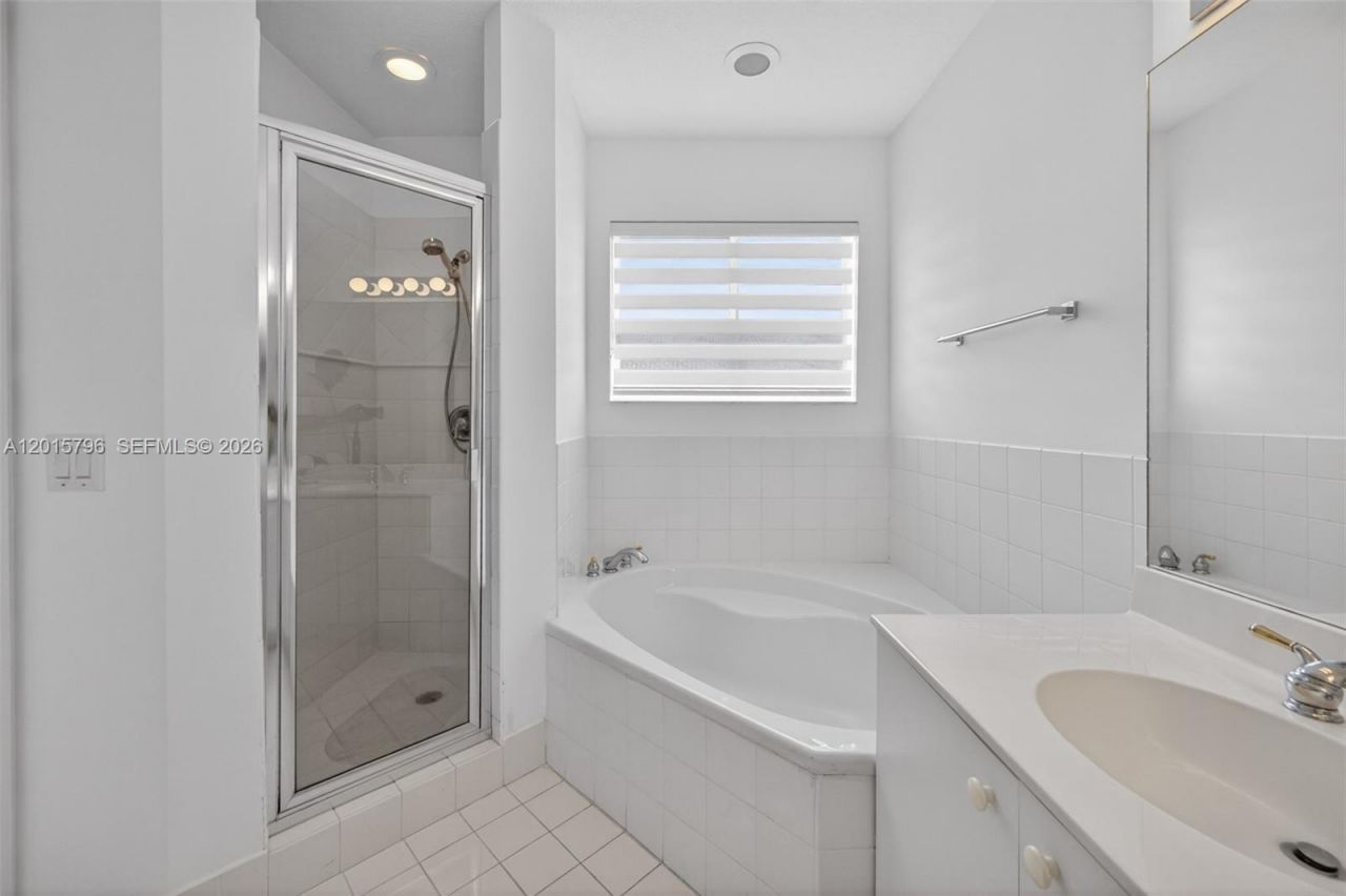 11248 NW 56th St, Doral, FL 33178 Photo
