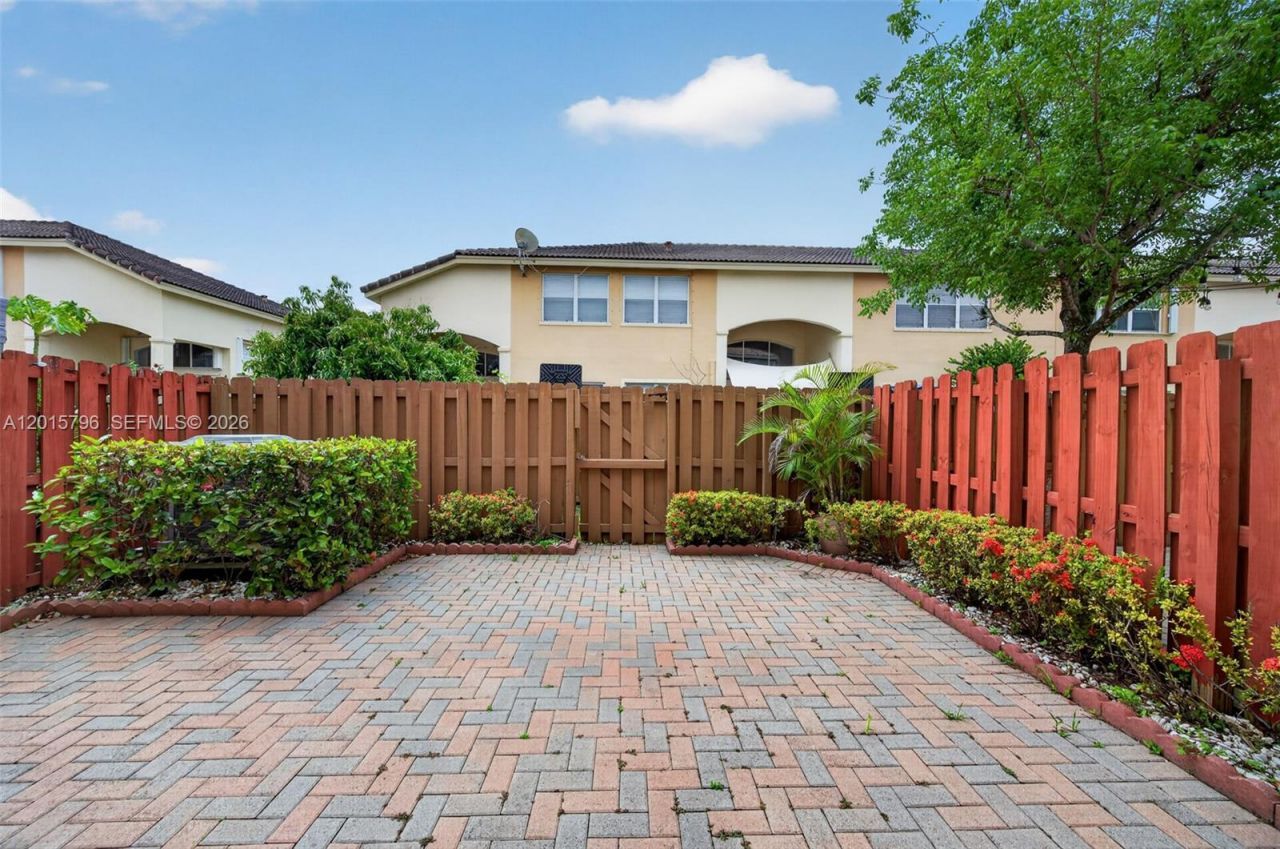 11248 NW 56th St, Doral, FL 33178 Photo