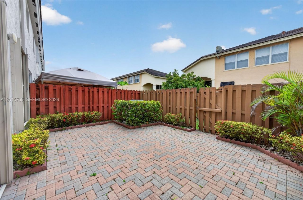 11248 NW 56th St, Doral, FL 33178 Photo