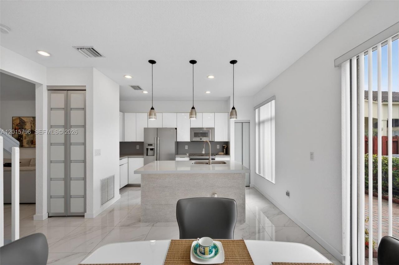 11248 NW 56th St, Doral, FL 33178 Photo