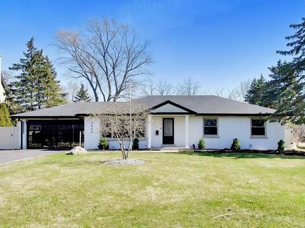 2055 Walnut Circle, Northbrook, IL 60062