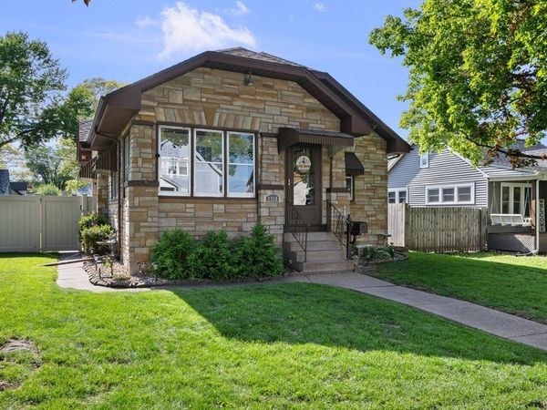 2218 DAVIE Street, Davenport, IA 52804