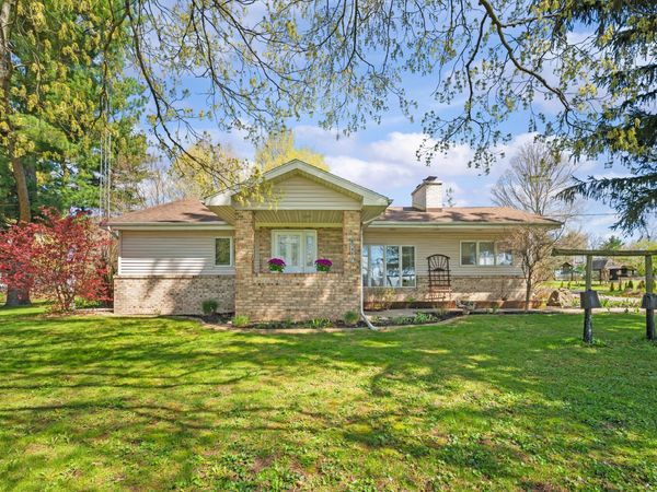 57802 92nd Avenue, Dowagiac, MI 49047