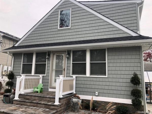 286 Beachview Street, Unit B, Copiague, NY 11726