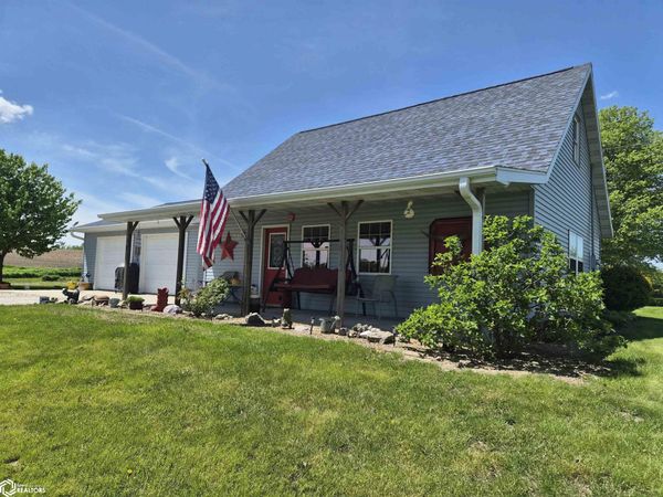 1226 212Th Boulevard, Belle Plaine, IA 52208