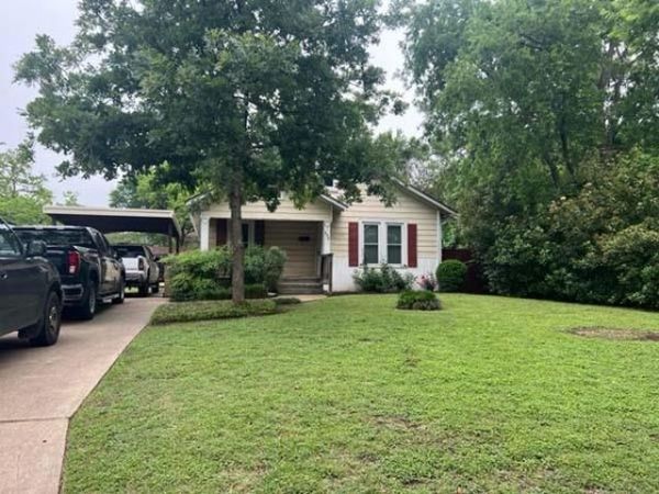 806 N Gaines Street, Ennis, TX 75119