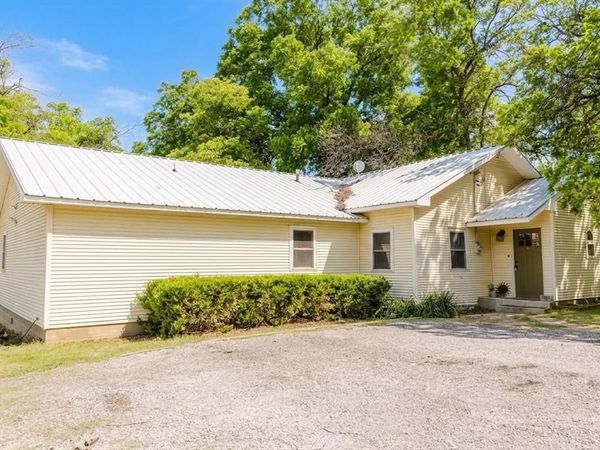1301 S Green Street , Eastland, TX 76448