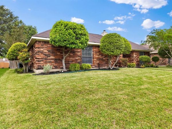 1017 Micarta Drive, Mesquite, TX 75181