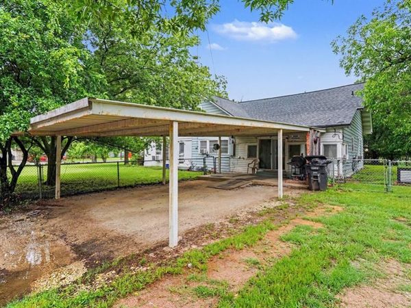 506 Woodard Avenue , Cleburne, TX 76033