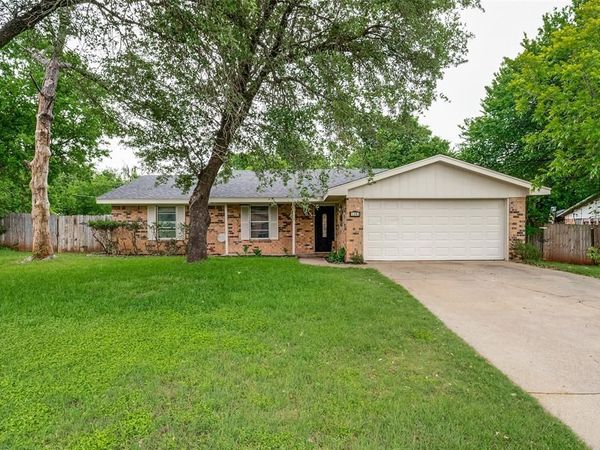 1203 Linda Lane , Cleburne, TX 76033