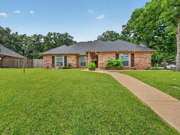 1000 Shady Hill Lane, Burleson, TX 76028