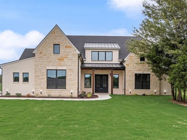 209 Waverunner Court, Corsicana, TX 75109