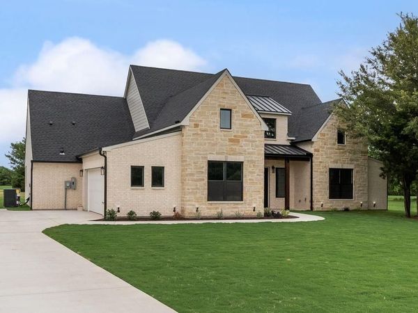 209 Waverunner Court, Corsicana, TX 75109