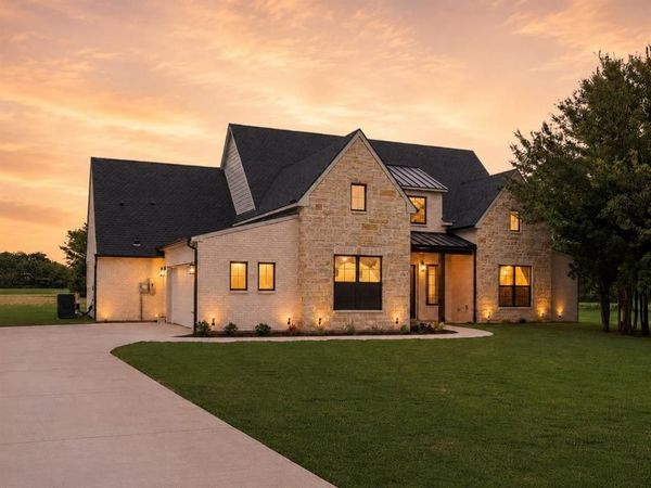 209 Waverunner Court, Corsicana, TX 75109
