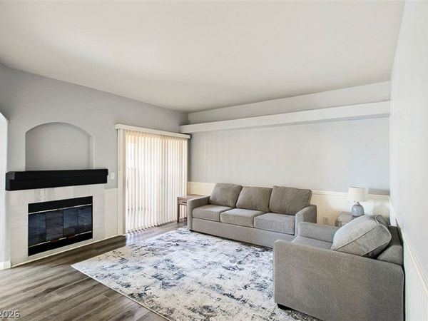 8400 White Eagle Avenue, Unit 102, Las Vegas, NV 89145
