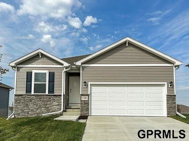 5542 N 186th Avenue , Elkhorn, NE 68022