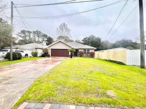 655 County Line Road, Niceville, FL 32578