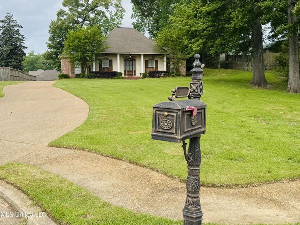8 Audubon Place, Natchez, MS 39120