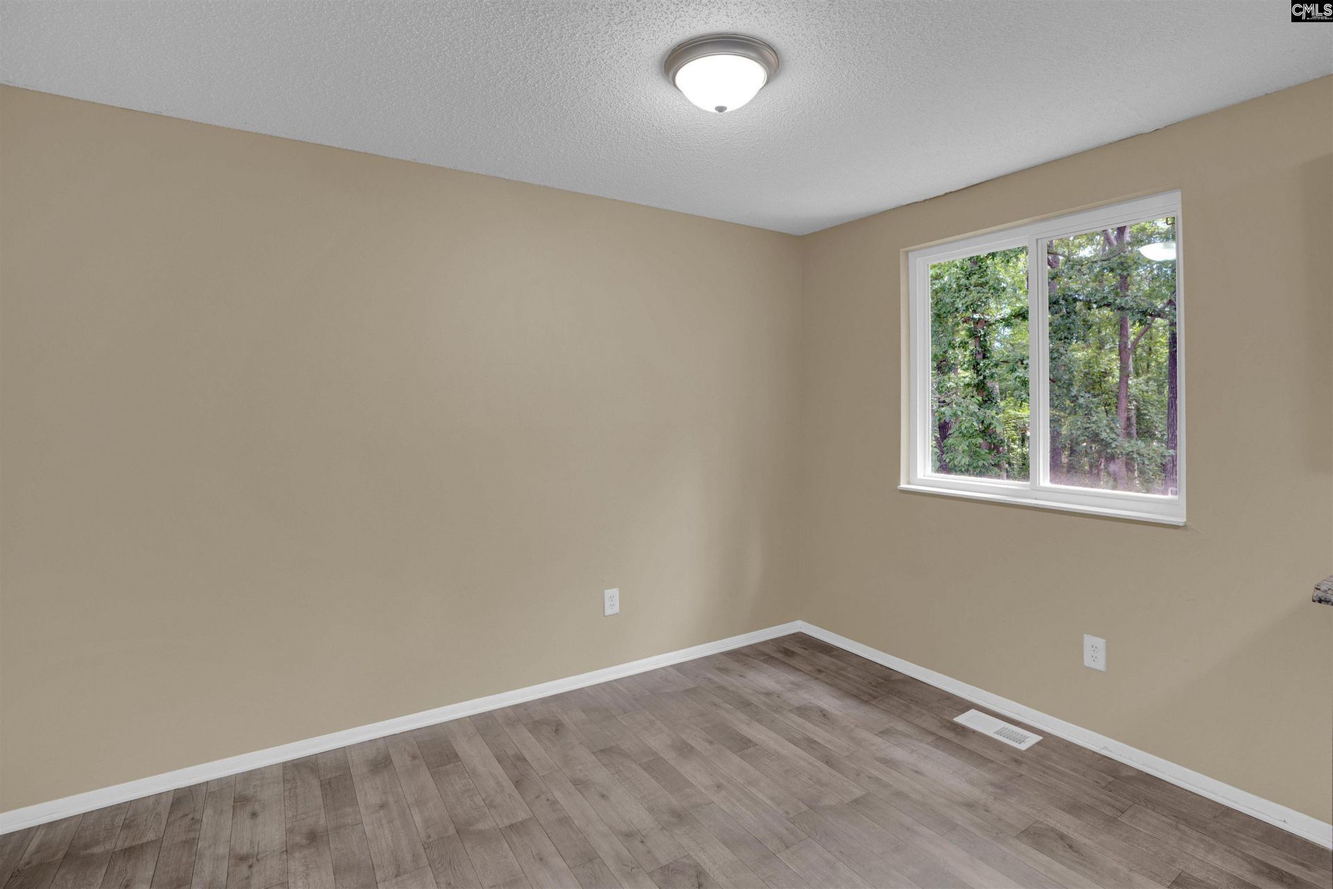 249 Wychwood Road  Photo 12