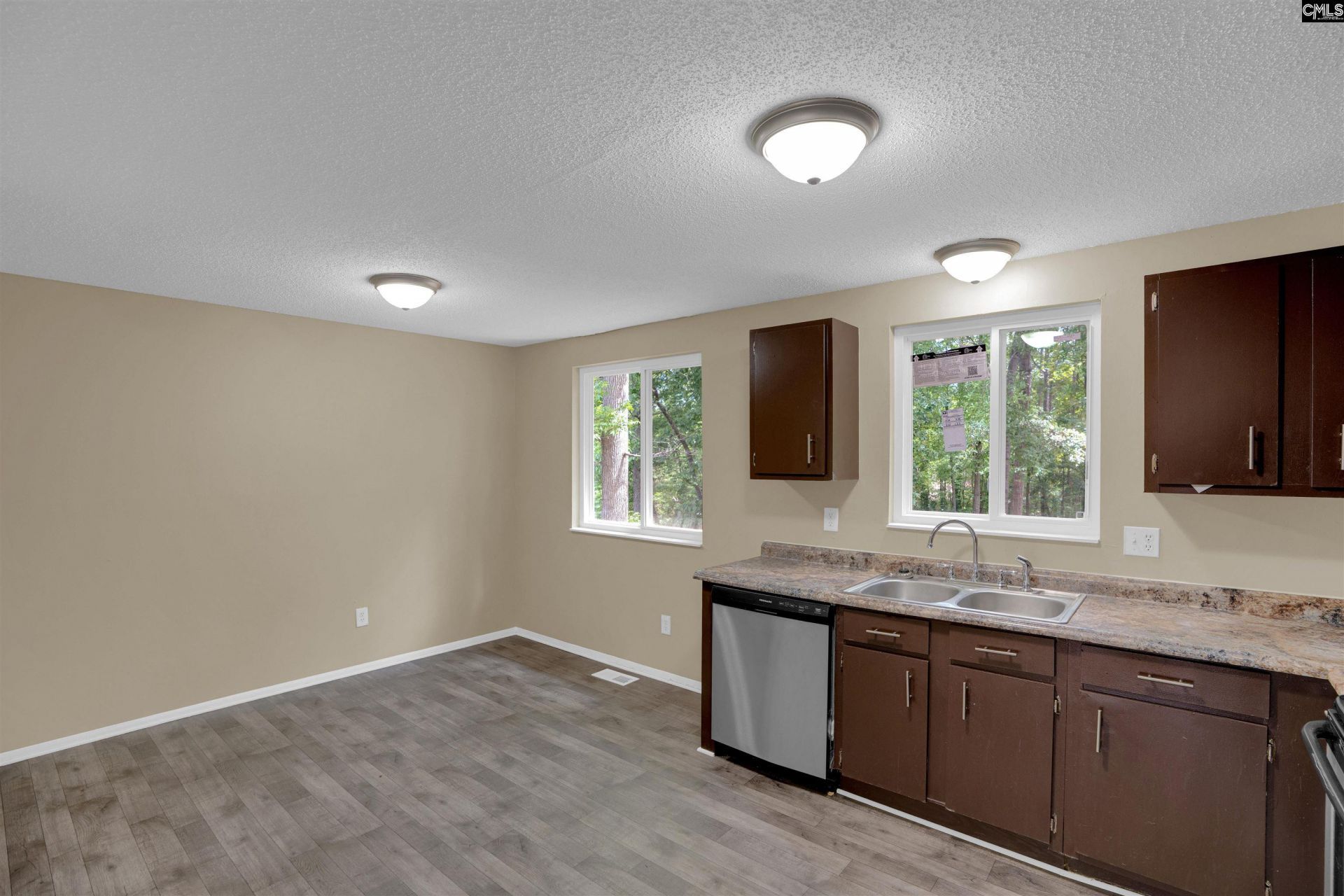 249 Wychwood Road  Photo 7