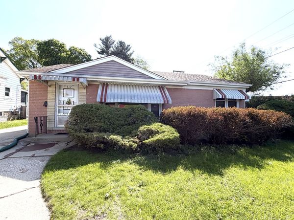 317 S Louis Street , Mount Prospect, IL 60056
