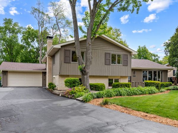 550 Hackberry Road , Frankfort, IL 60423