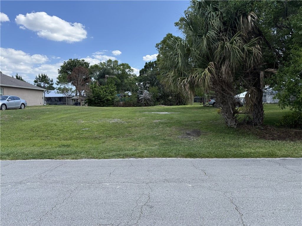 955 Riviera Avenue, Sebastian, FL 32958 Photo