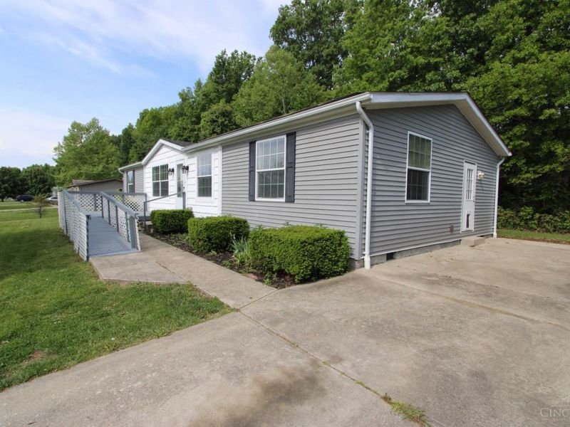 4223 E Fork Hills Drive, Williamsburg Twp, OH 45103 Photo 3