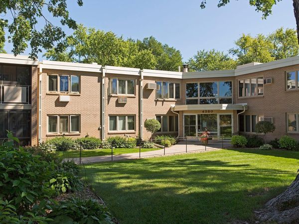 4380 Brookside Court, Unit 116, Edina, MN 55436