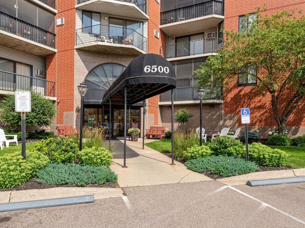 6500 Woodlake Drive, Unit 710, Richfield, MN 55423