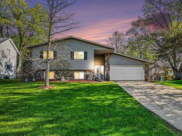 2510 Hidden Valley Lane, Stillwater, MN 55082