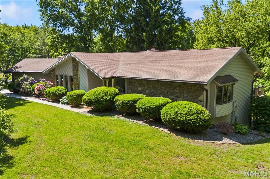 1817 Lebanon Avenue, Belleville, IL 62221 Main Photo