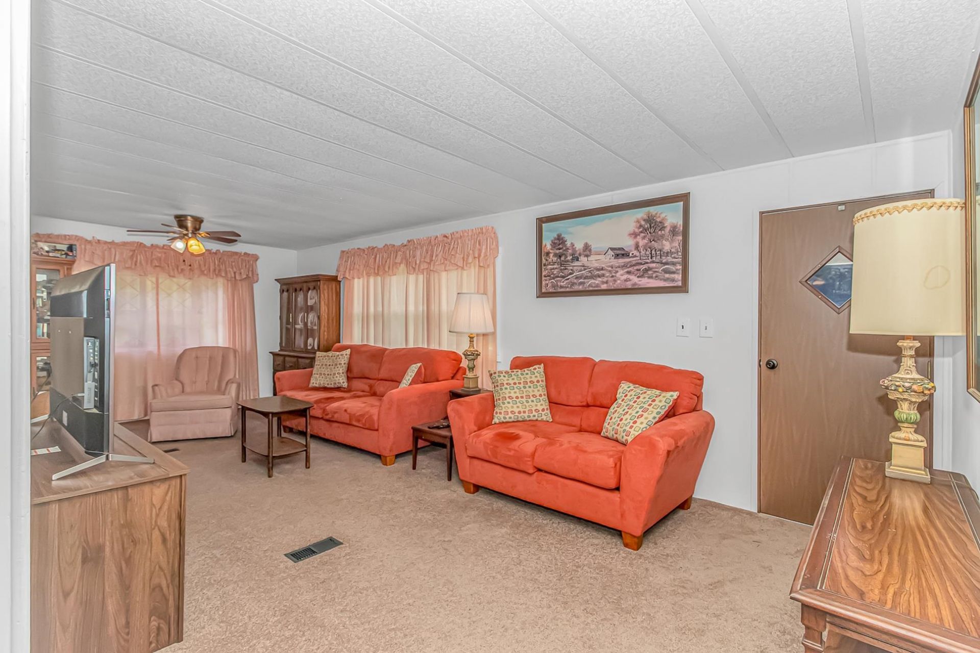 9051 Highway 917 Photo 6