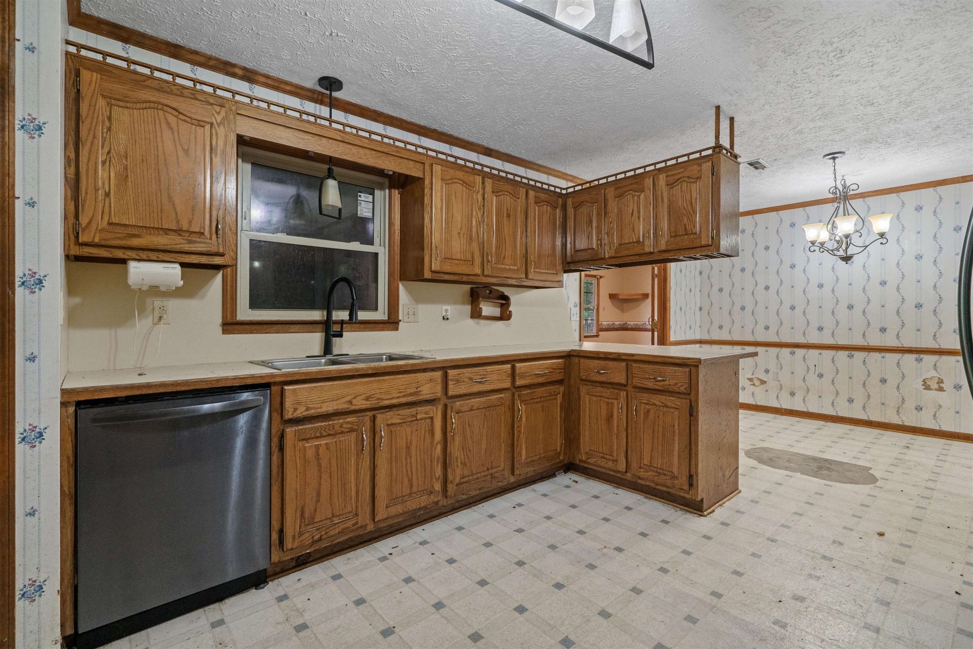 1750 Register Dr Photo 12