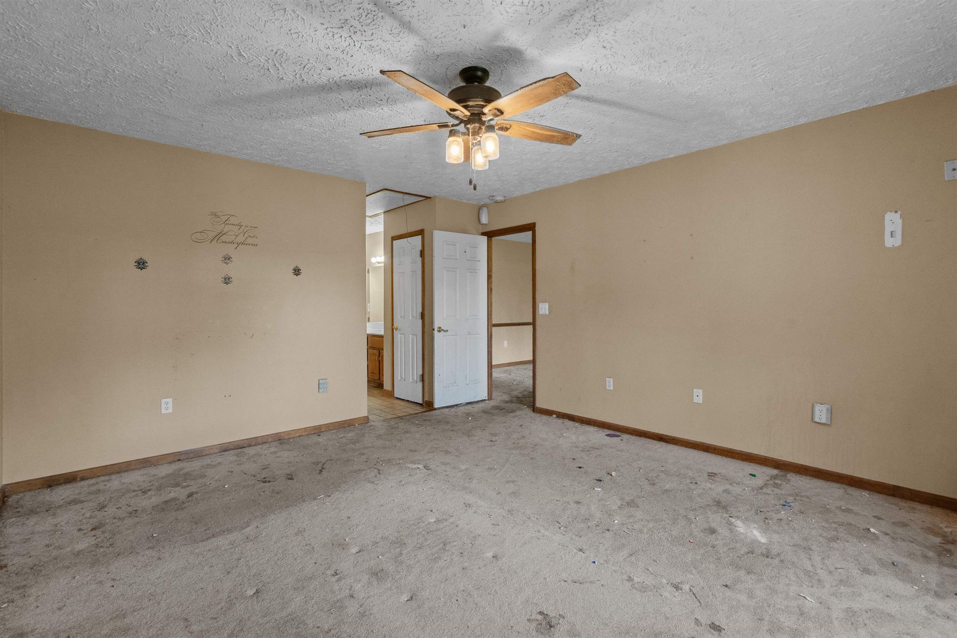1750 Register Dr Photo 20