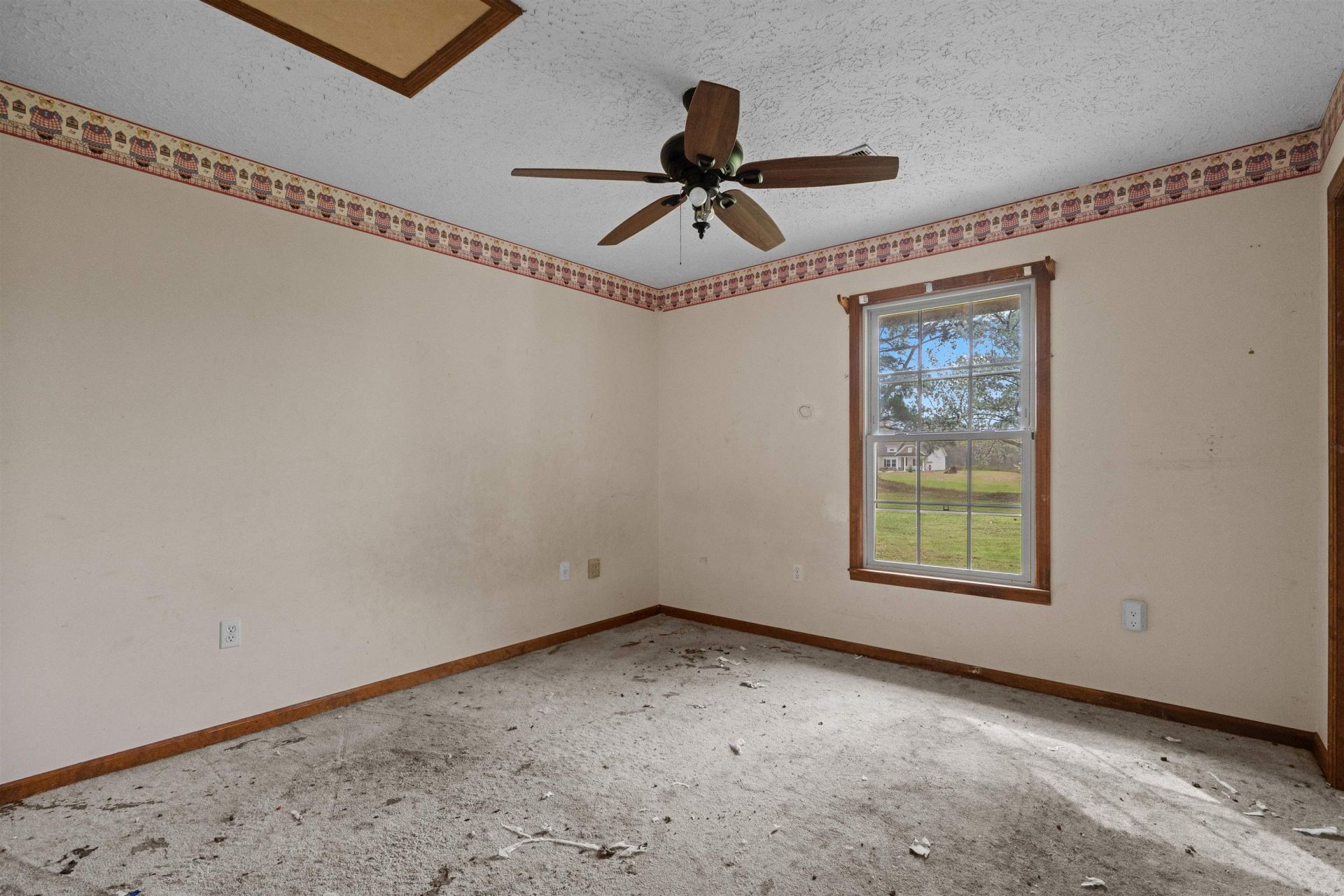 1750 Register Dr Photo 24