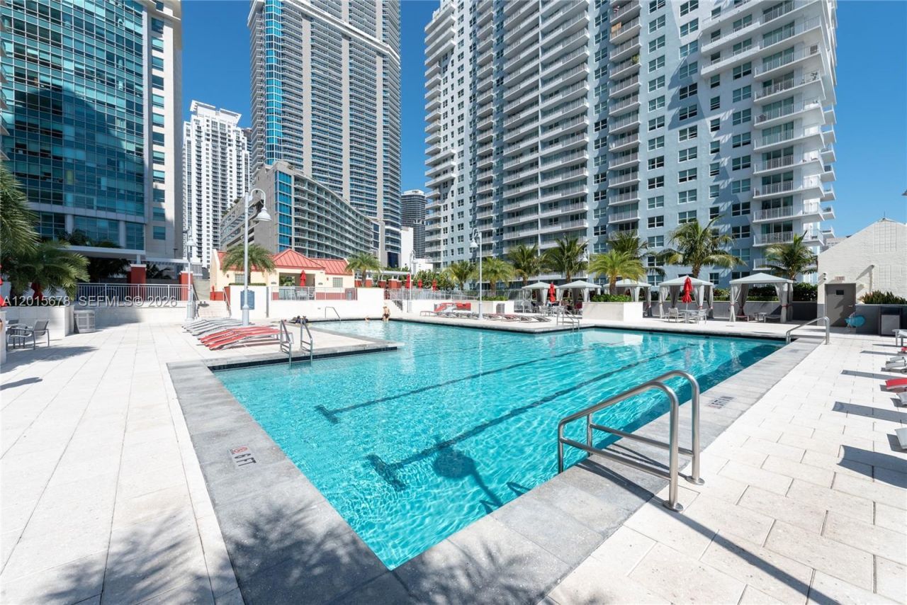 1155 Brickell Bay Dr , Unit 609, Miami, FL 33131 Photo