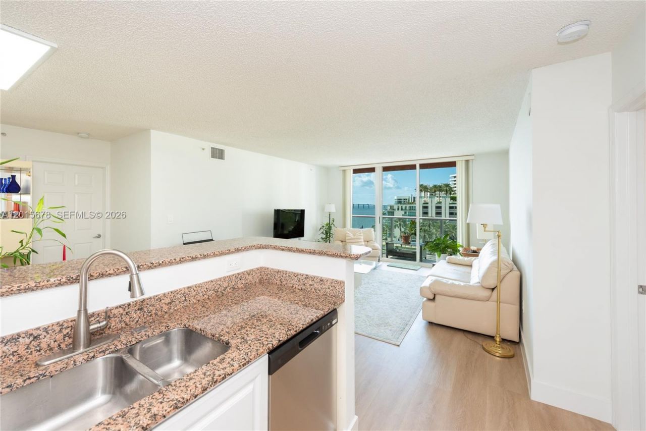 1155 Brickell Bay Dr , Unit 609, Miami, FL 33131 Photo
