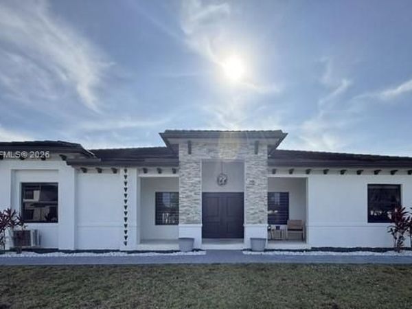 21480 SW 132nd Ct , Miami, FL 33177