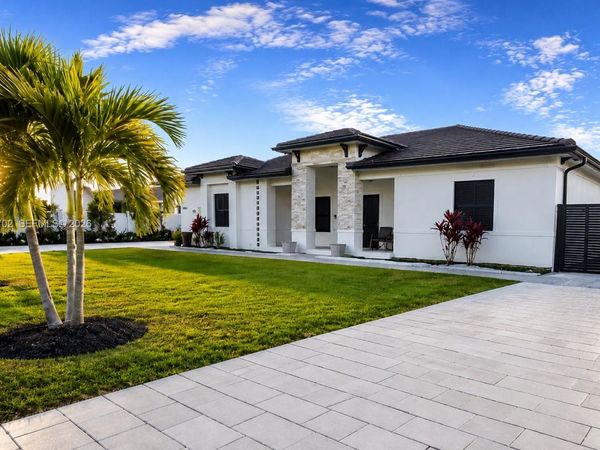 21480 SW 132nd Ct , Miami, FL 33177